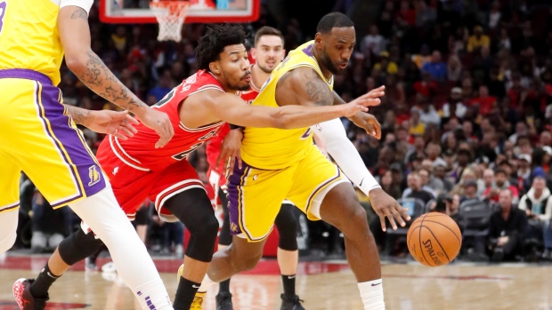LeBron James gives the Lakers the win against the Bulls