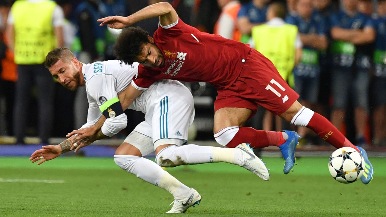 Liverpool's Elliott snubbed Ramos meeting because of Salah incident